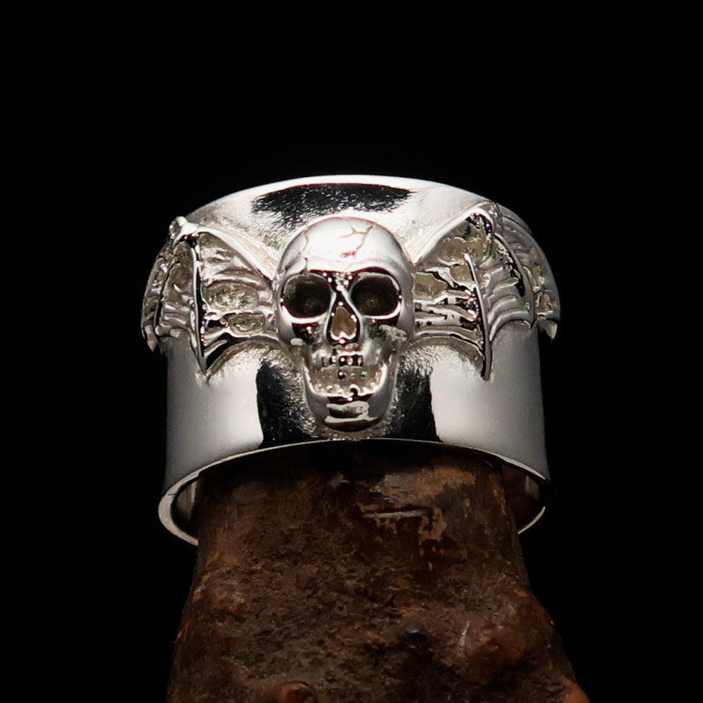 Excellent crafted winged Bat Skull Ring - Sterling Silver