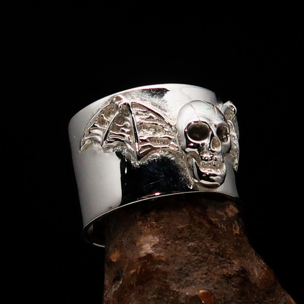 Excellent crafted winged Bat Skull Ring - Sterling Silver