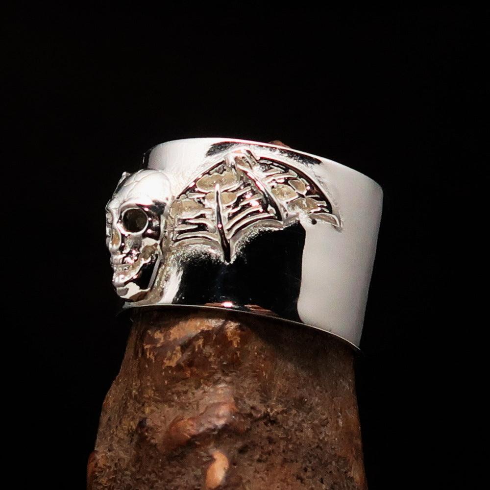 Excellent crafted winged Bat Skull Ring - Sterling Silver